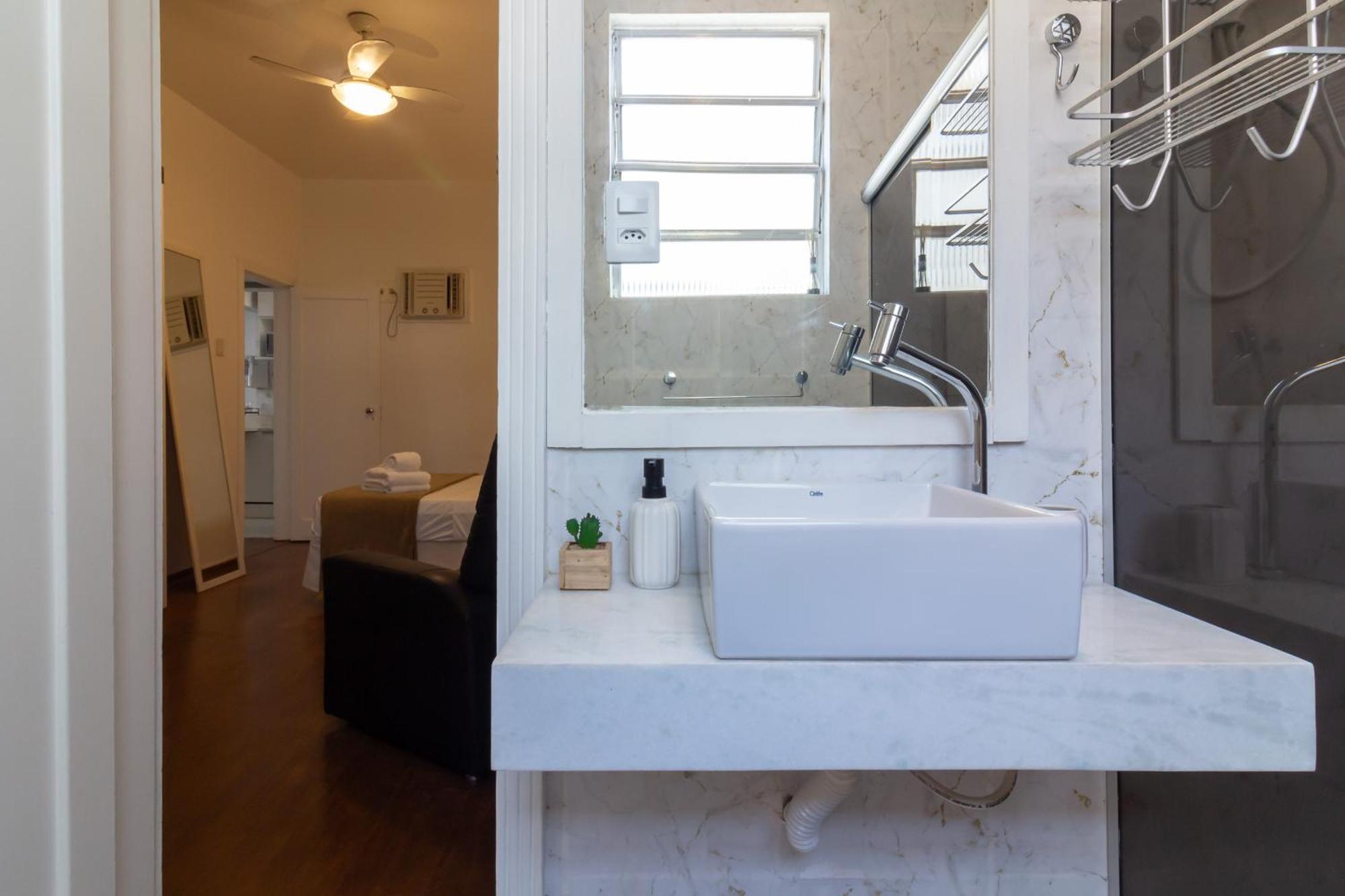 Apartamento Refugio Em Copacabana Dois - Nsc1011 Rio de Janeiro