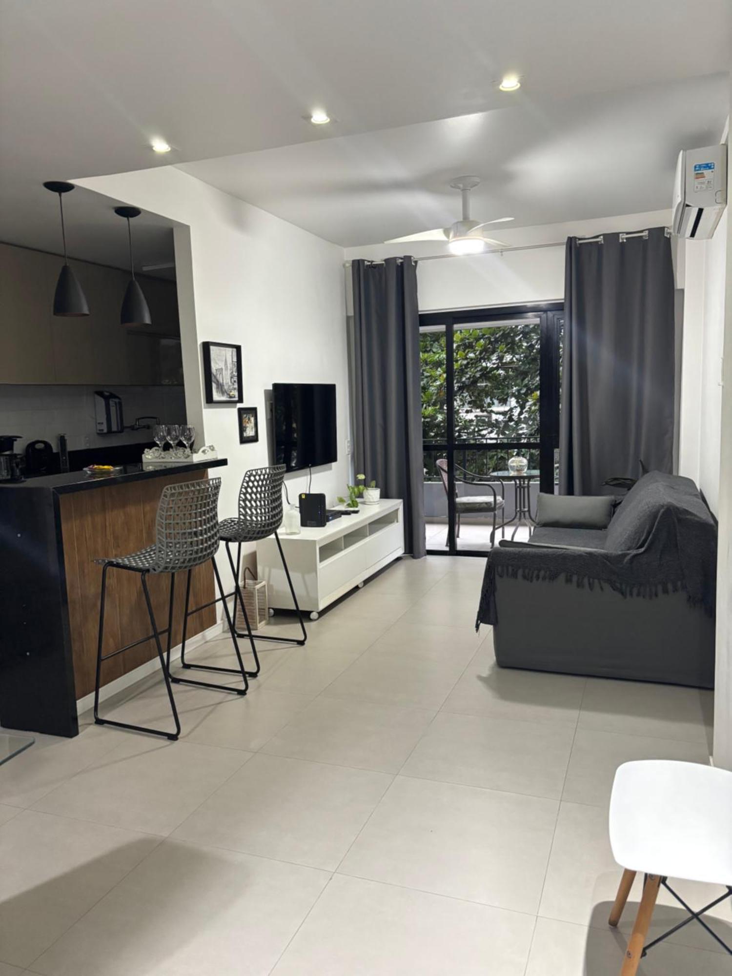 Perto Da Com Vaga E Serv De Arrumadeira Apartamento