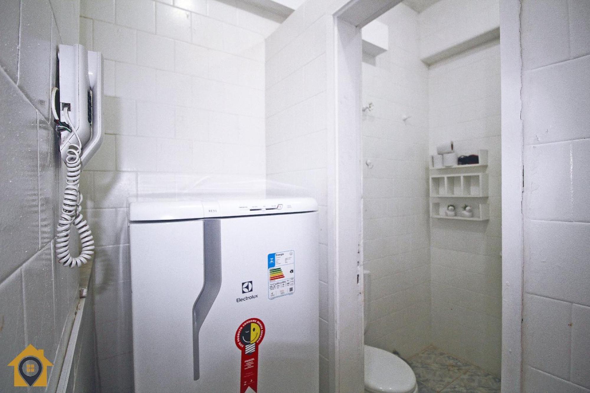 Apartamento Simples Com Vista Mar P/ 4 Pessoas Ao Lado Da Com Comercios Ao Redor *