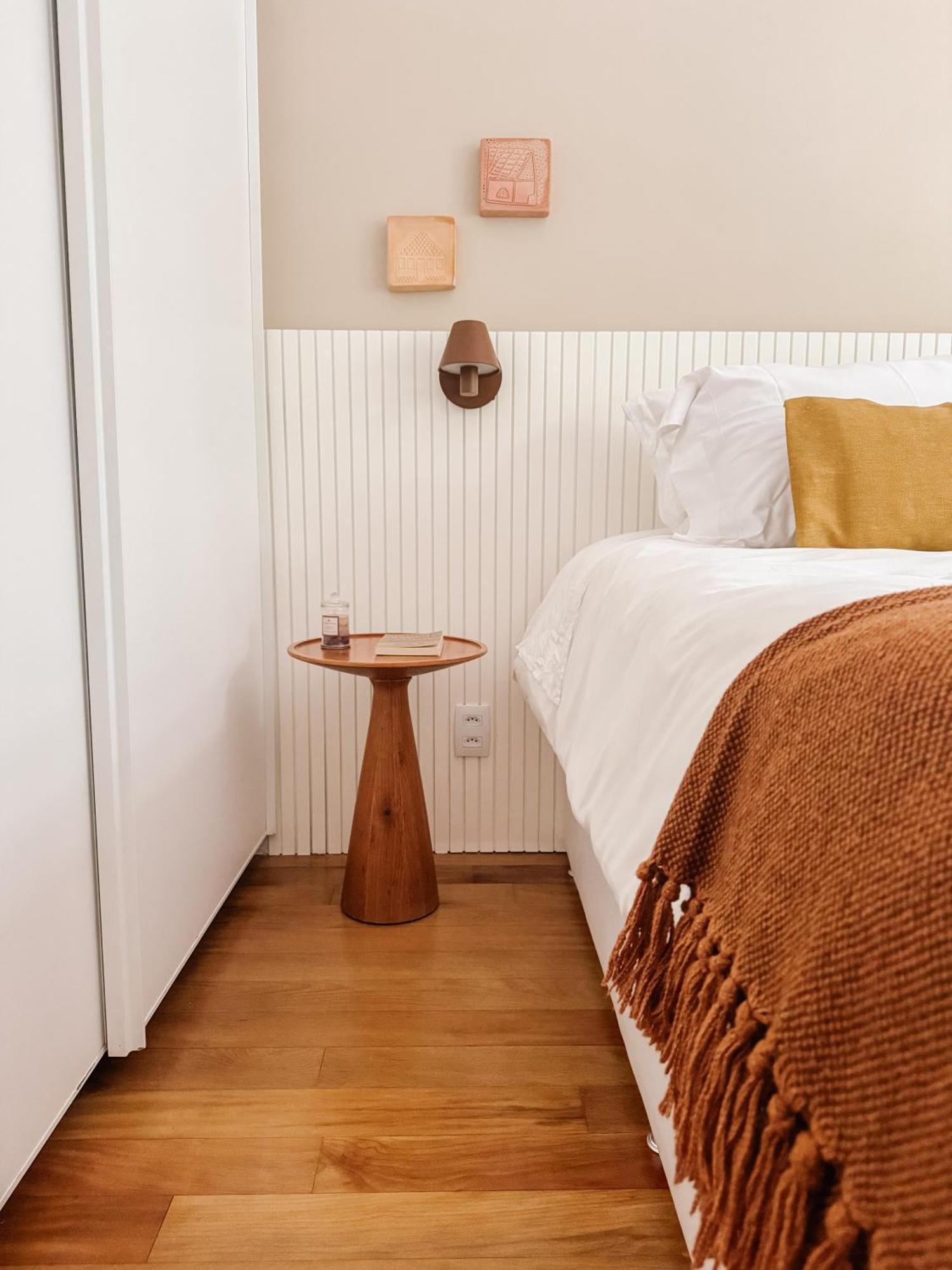 2br Heart Of Leblon With Balcony, Renovated Gem Apartamento *