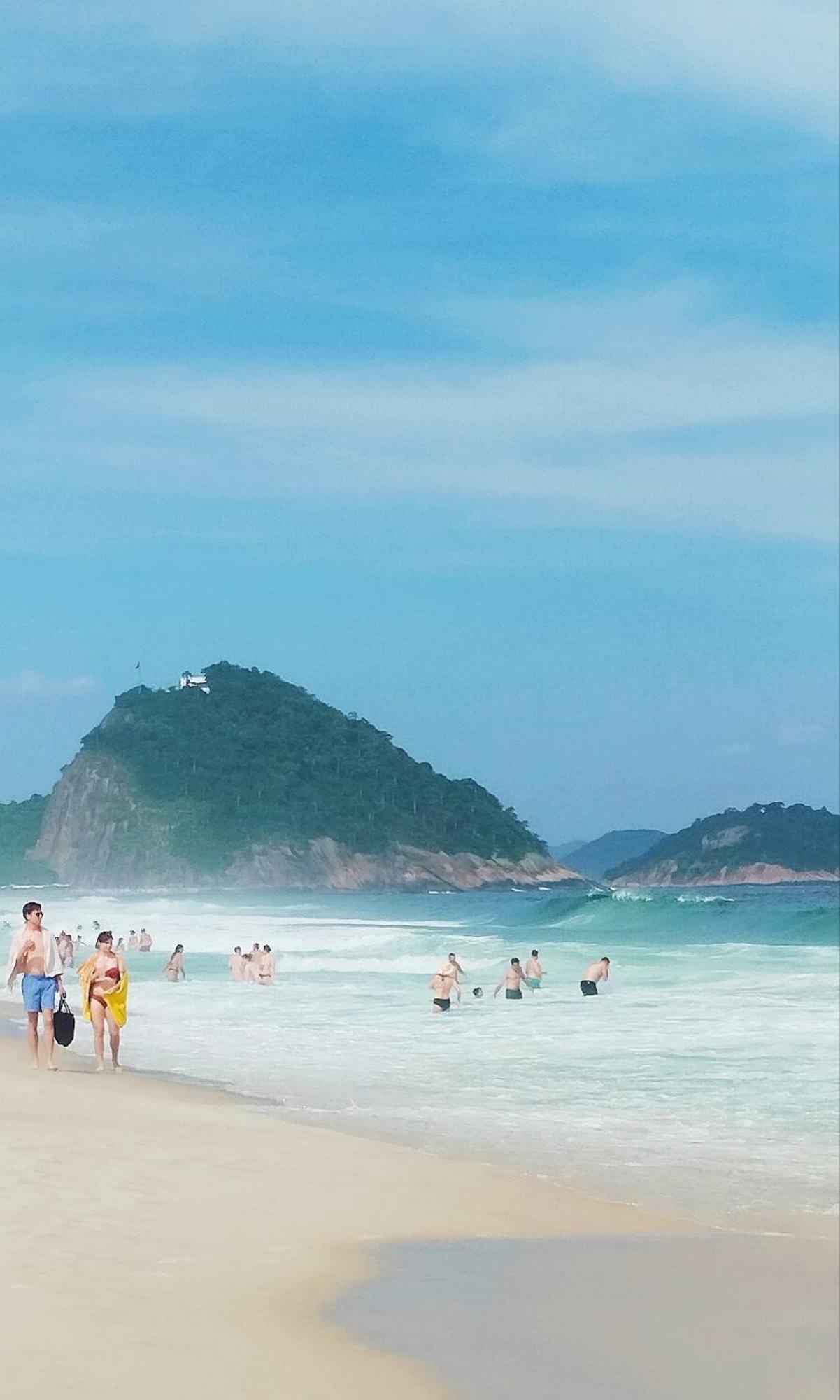 Quarto em Acomodações Particulares Na De Copacabana, Excelente Localizacao! *