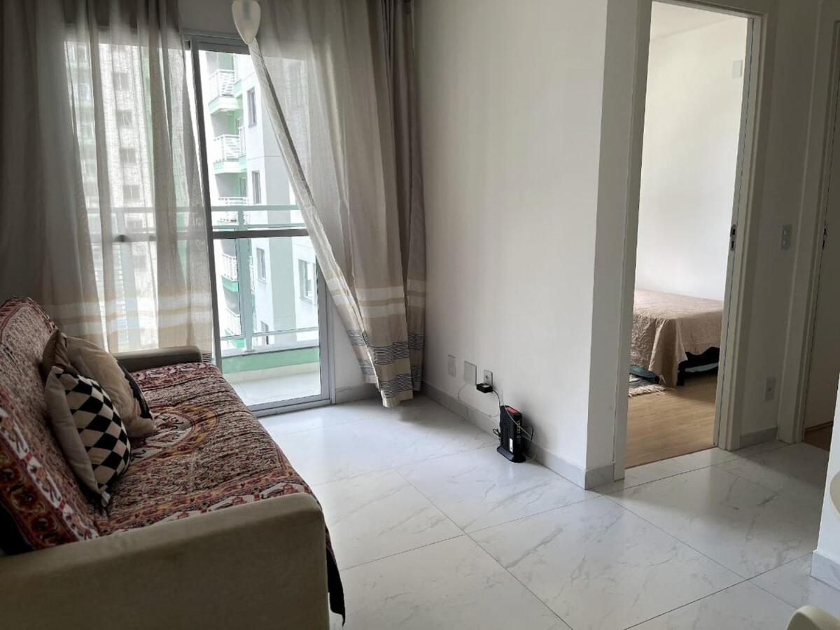 Apartamento De 2 Quartos, Com Piscina E Ha 10 Km De Copacabana *