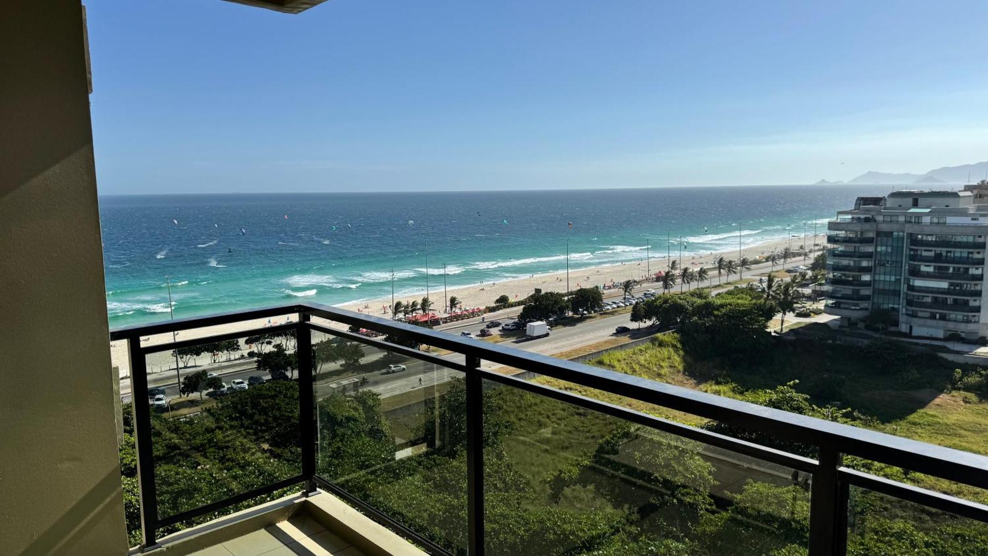 Apartamento Em Frente A Da Barra, Posto 6 *