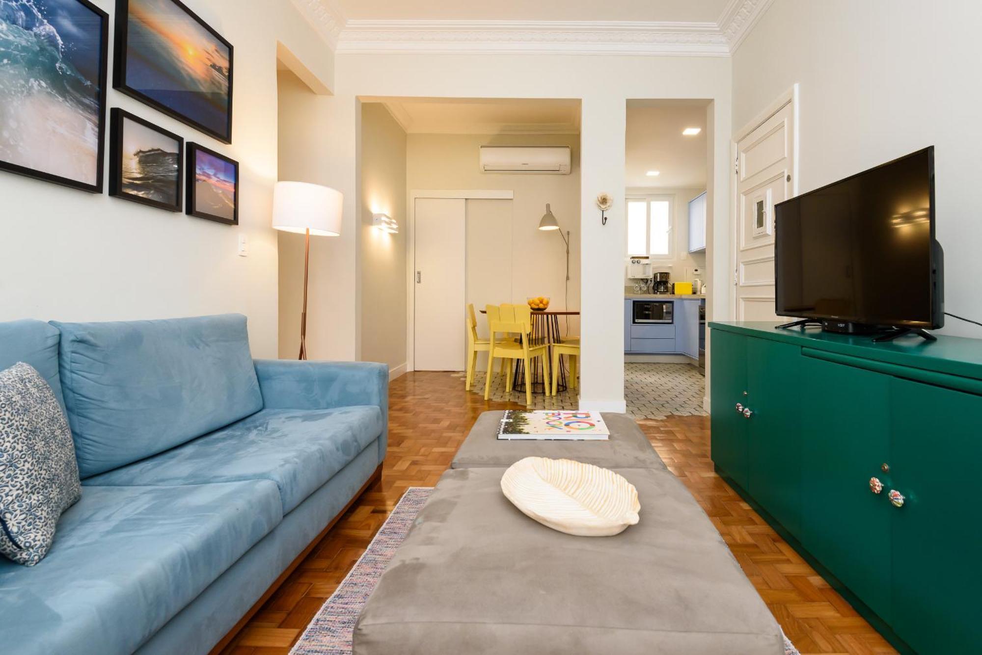 Apartamento Leblon, Muito Aconchegante Na Jose Linhares - Besthostrio *