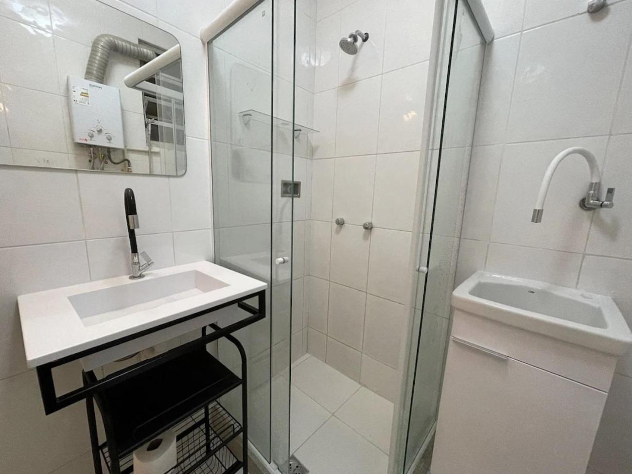Tranquilo, Na Quadra Da E Perto De - Besthostrio Apartamento