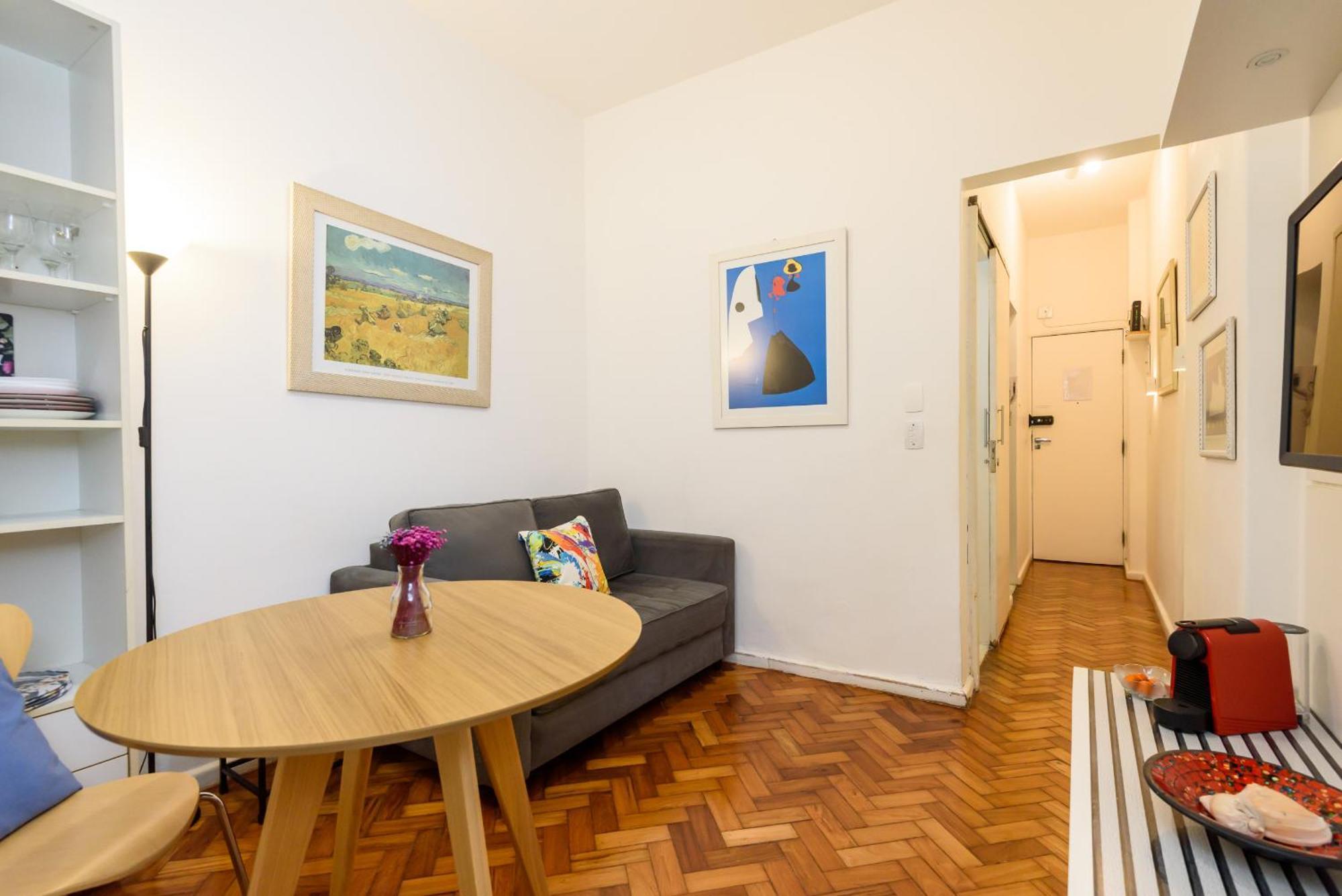 Tranquilo, Na Quadra Da E Perto De - Besthostrio Apartamento Rio de Janeiro