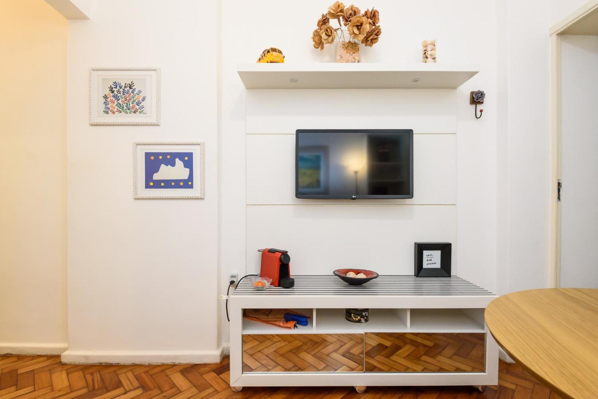 Tranquilo, Na Quadra Da E Perto De - Besthostrio Apartamento *