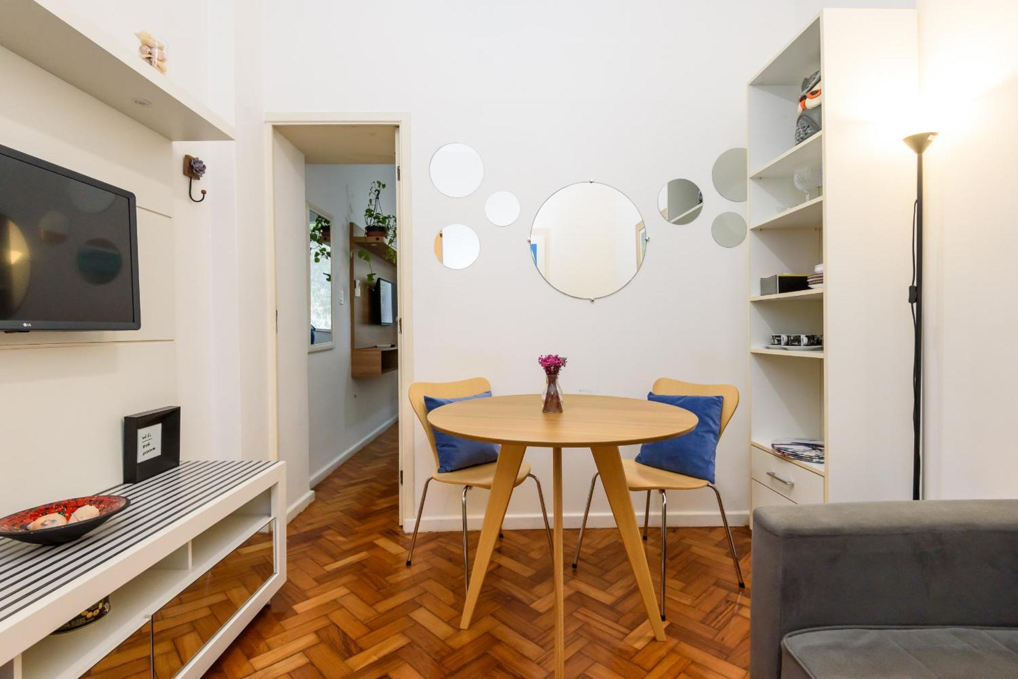 Tranquilo, Na Quadra Da E Perto De - Besthostrio Apartamento Rio de Janeiro