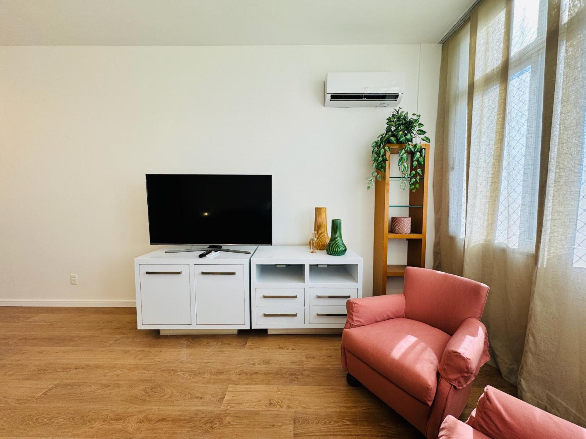 Ipanema Novo, Amplo 3 Quartos - Besthostrio * Rio de Janeiro