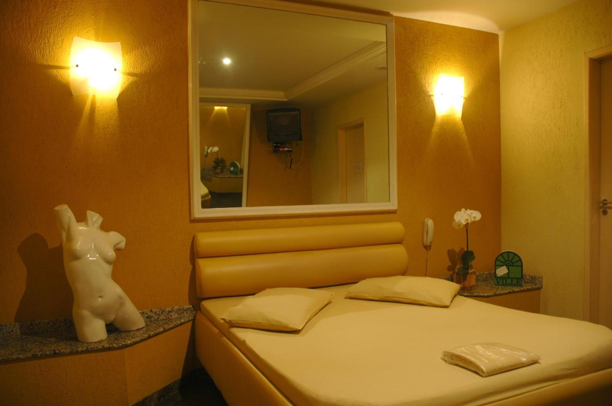 Love hotel (adults Only)