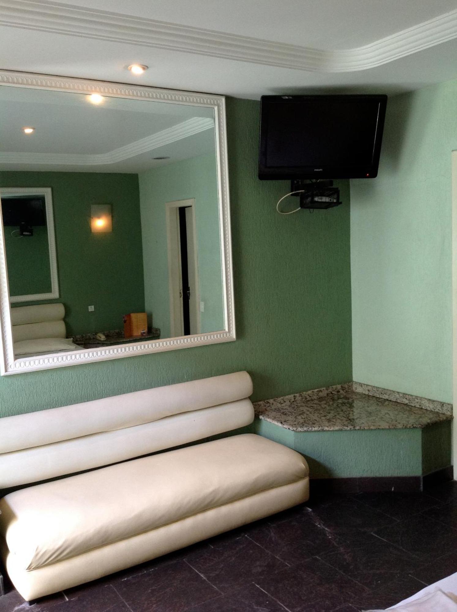 Love hotel (adults Only) *
