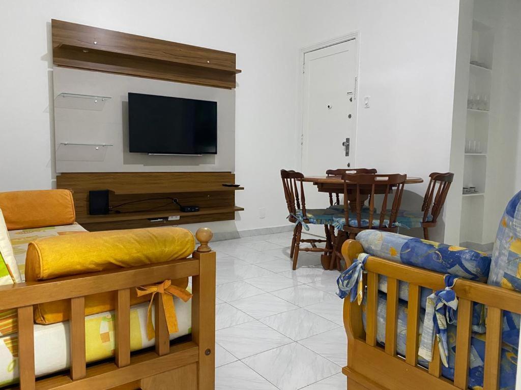 Frente A De Copacabana Apartment *
