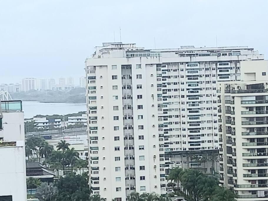 Lindo Flat Na Barra Da Tijuca Proximo A Shopping E Praias Apartamento Rio de Janeiro