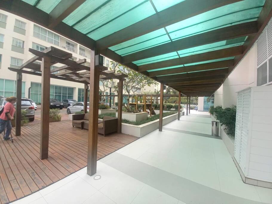 Lindo Flat Na Barra Da Tijuca Proximo A Shopping E Praias Apartamento