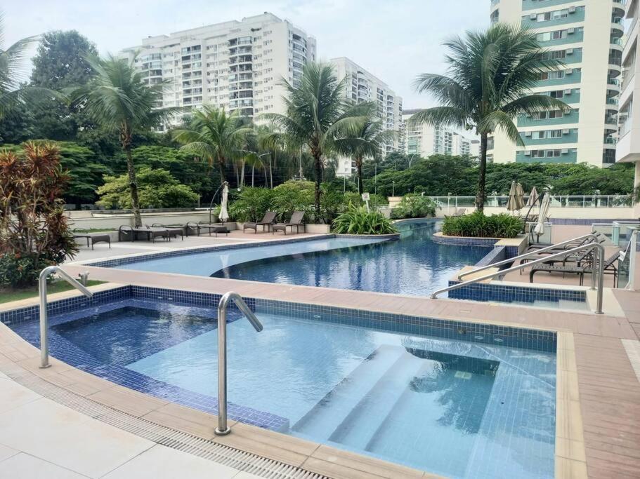 Lindo Flat Na Barra Da Tijuca Proximo A Shopping E Praias Apartamento