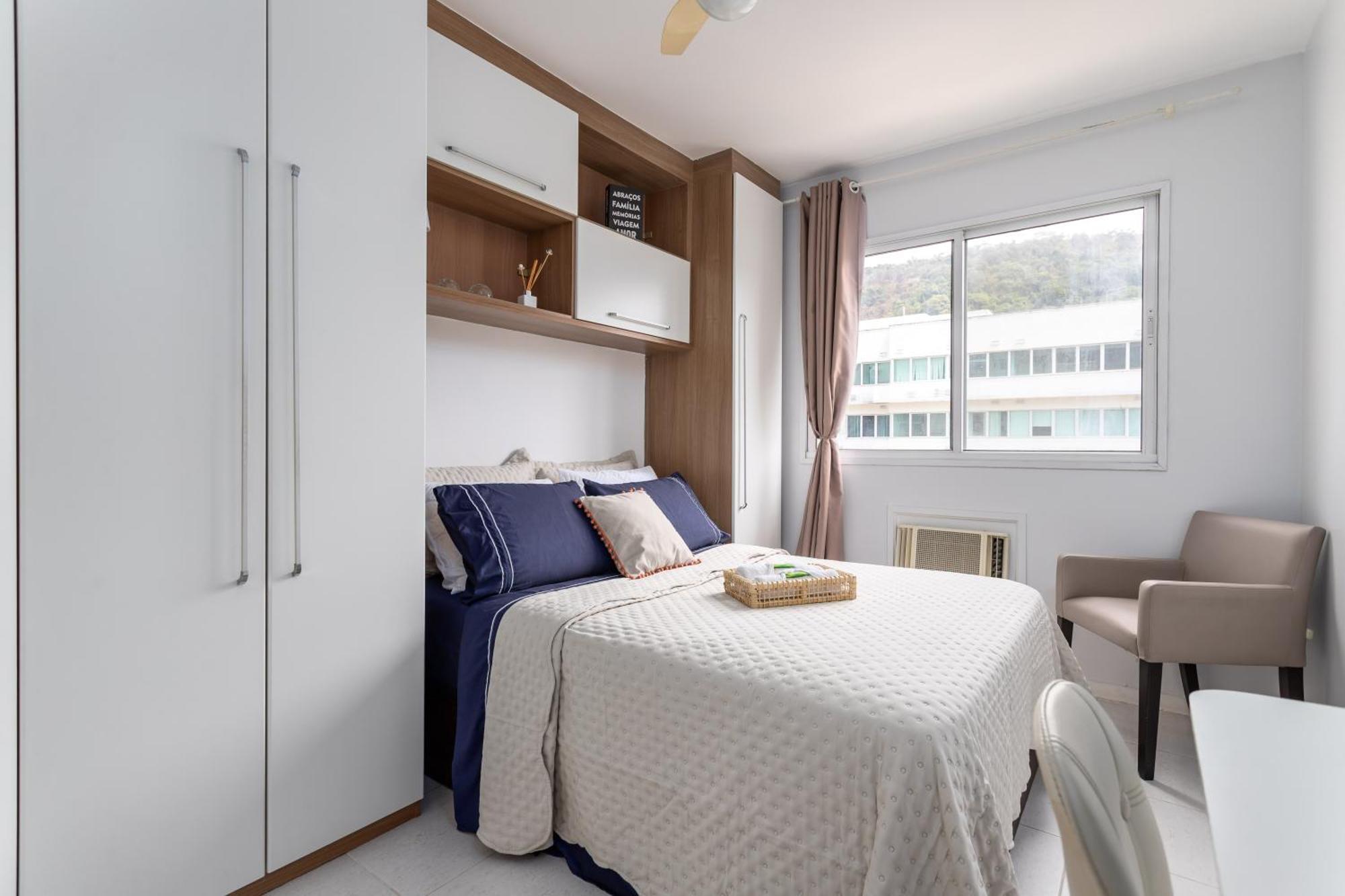Apto 2 Quartos Com Varanda Em Frente Ao Riocentro Barra Olimpica Wi-fi Rapido Piscina Cozinha Completa E Estacionamento Portaria 24h Sala Homeoffice Brinquedoteca E Parquinho Infantil Ideal Grupos Familias E A Trabalho Apartamento *