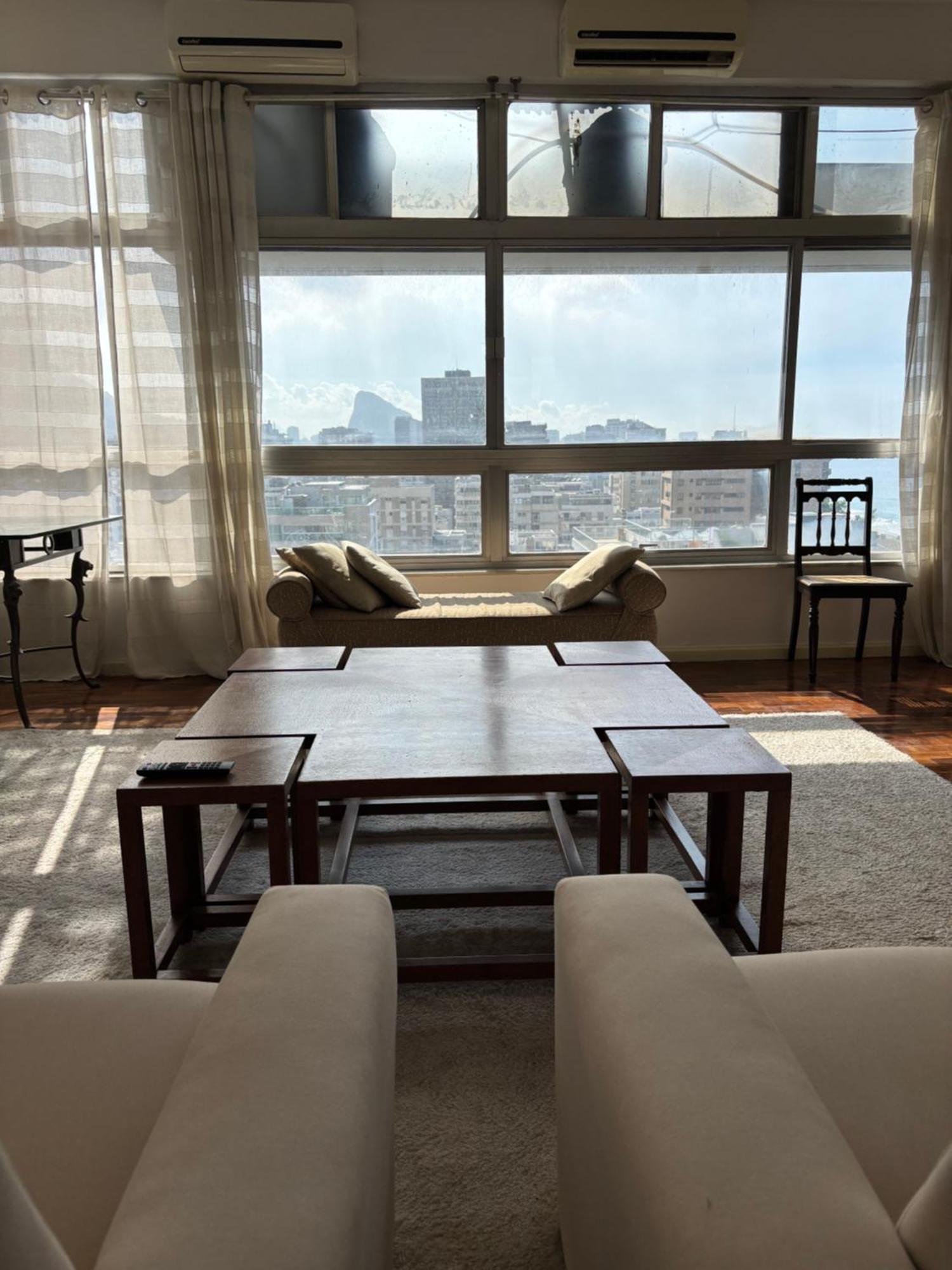 Spacious 4 Bedroom At Leblon With Sea View * Rio de Janeiro