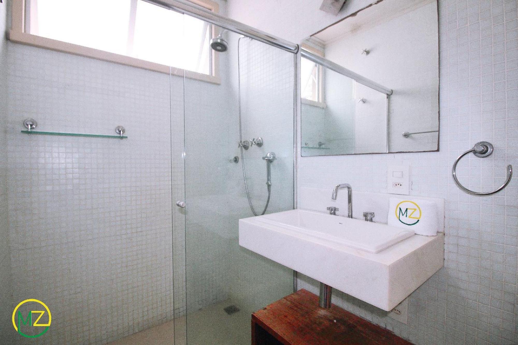 Apartamento Confortável, Silencioso E Completo De 2 Quartos Em Ipanema *