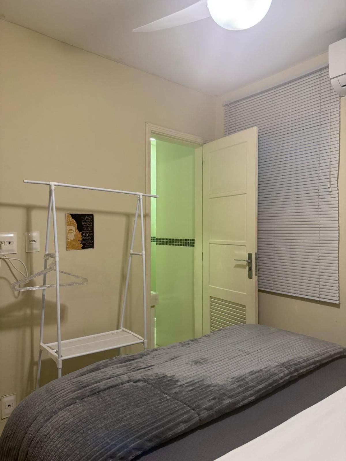 Apartamento Bem Localizado Com Garagem