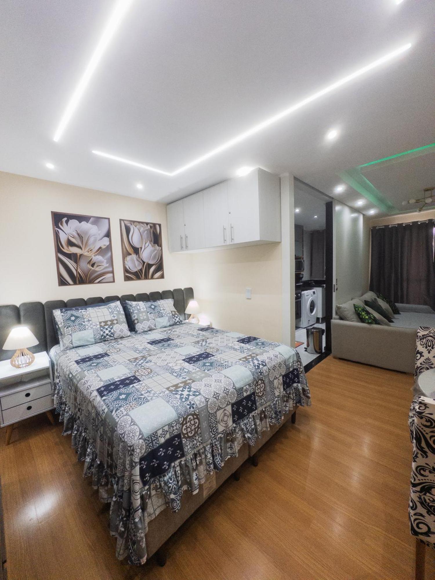 No Apartamento *