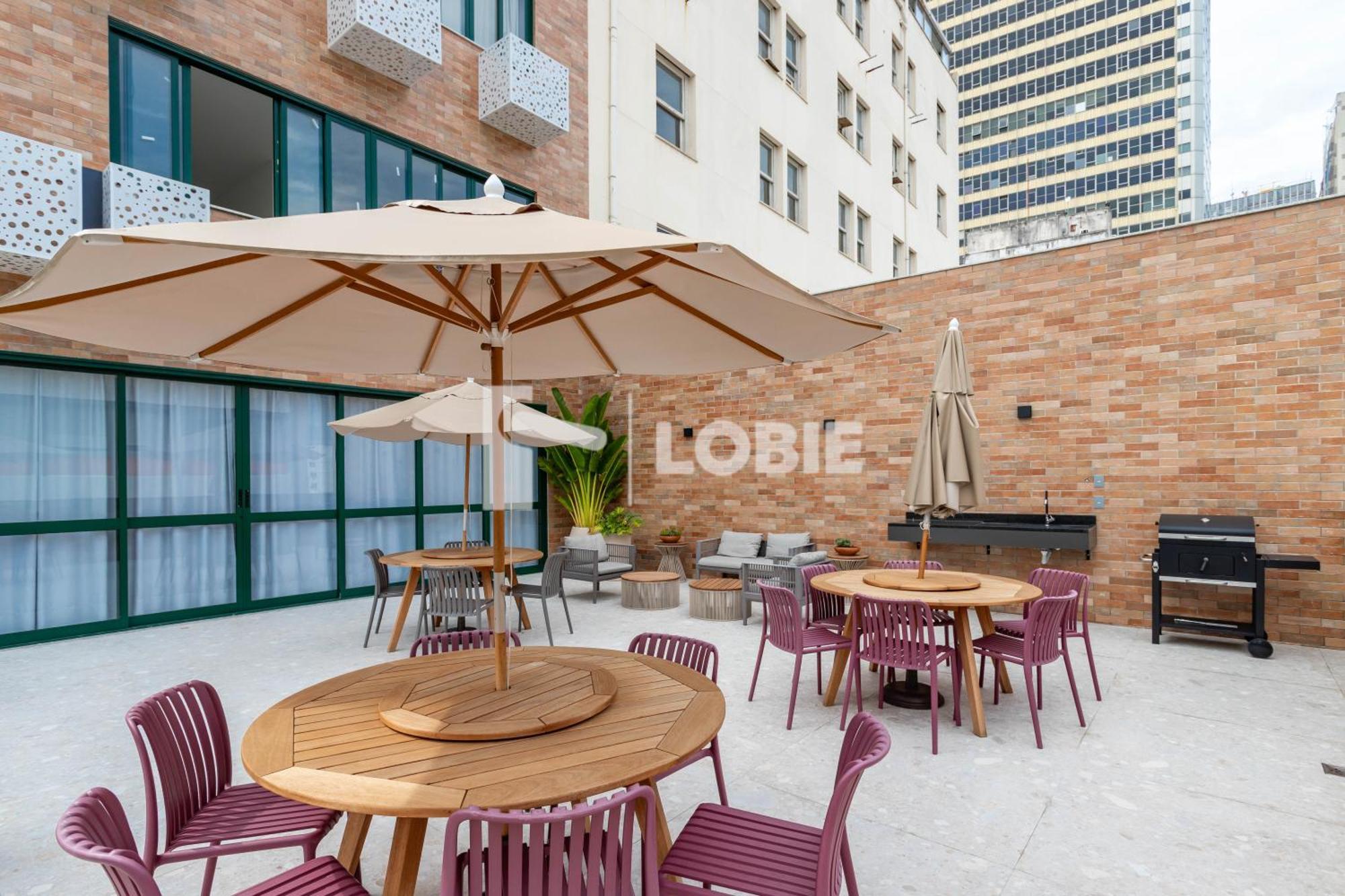 Lobie Dias Downtown
