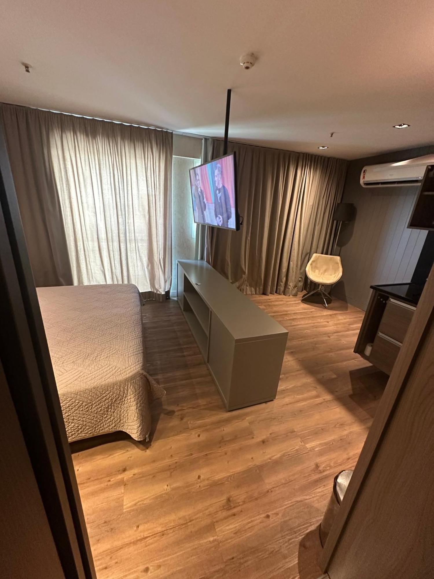 Apartamento Flat Na Barra Da Tijuca - Premium - Com Cozinha, Microondas, Estacionamento, Balsa Praia, Academia, Muito Lindo, Confortavel E Aconchegante Rio de Janeiro