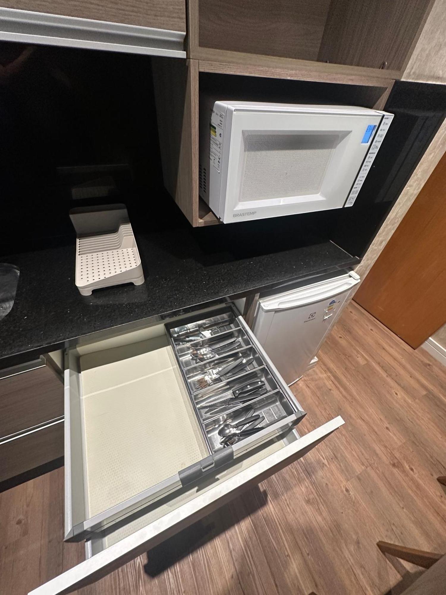 Flat Na Barra Da Tijuca - Premium - Com Cozinha, Microondas, Estacionamento, Balsa Praia, Academia, Muito Lindo, Confortavel E Aconchegante Apartamento *