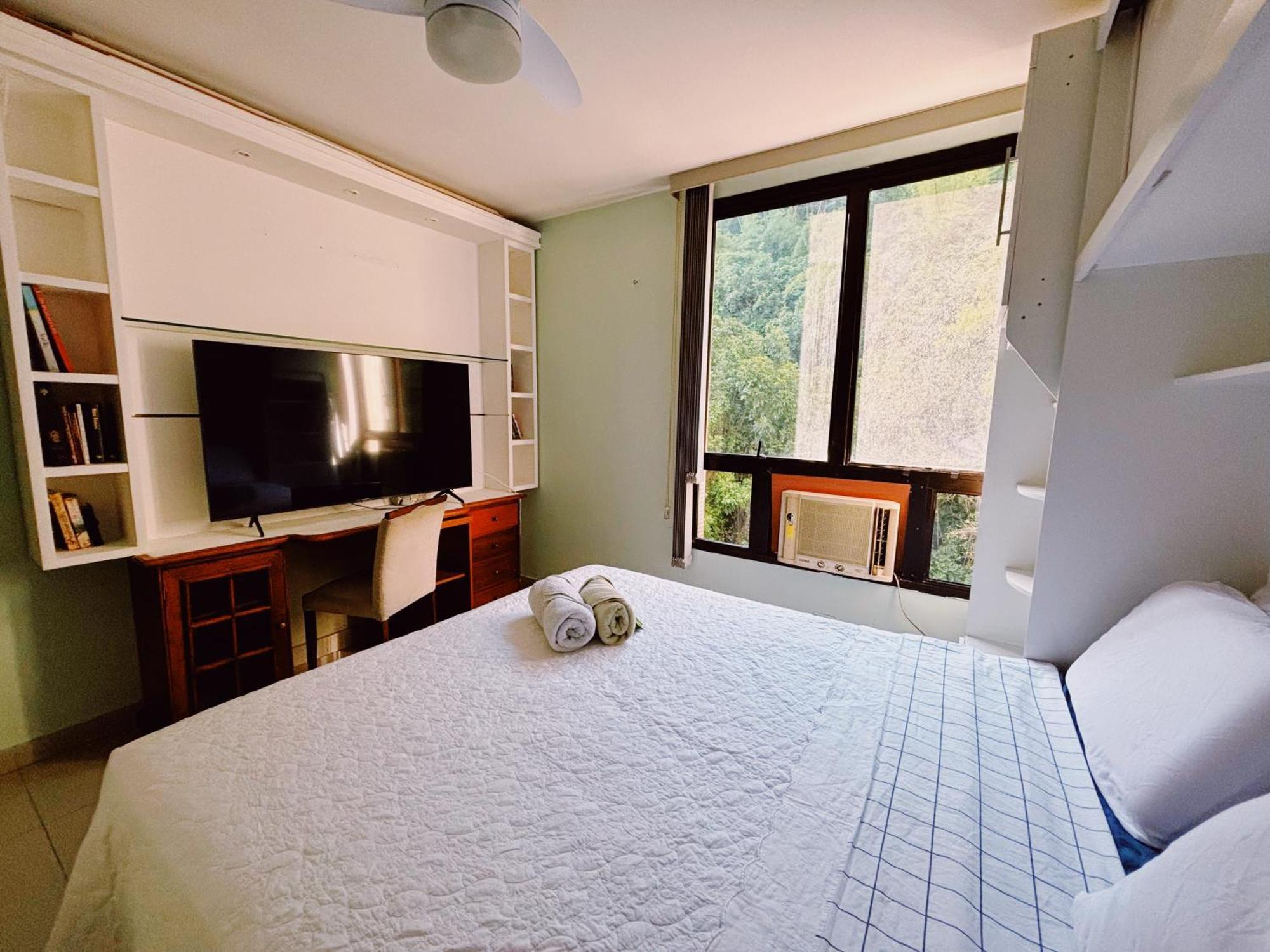 Aparthotel Com Vista Pra Montanha - 200m Da Praia, Piscina, Academia Rio de Janeiro