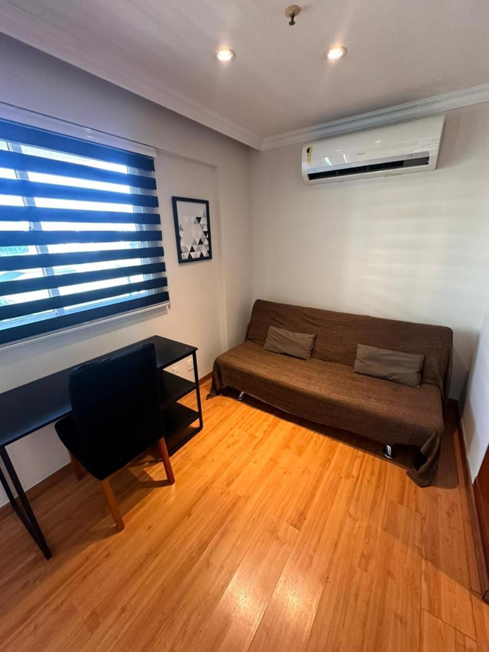 Barra Da Tijuca - 508 - De Frente Maravilhosa Piscina - Estacionamento Gratuito - Academia Comphania Atletica - Balsa Gratis - Microondas - Geladeira Grande - Recepcao 24horas - Wi-fi - Com Pia Apartamento Rio de Janeiro