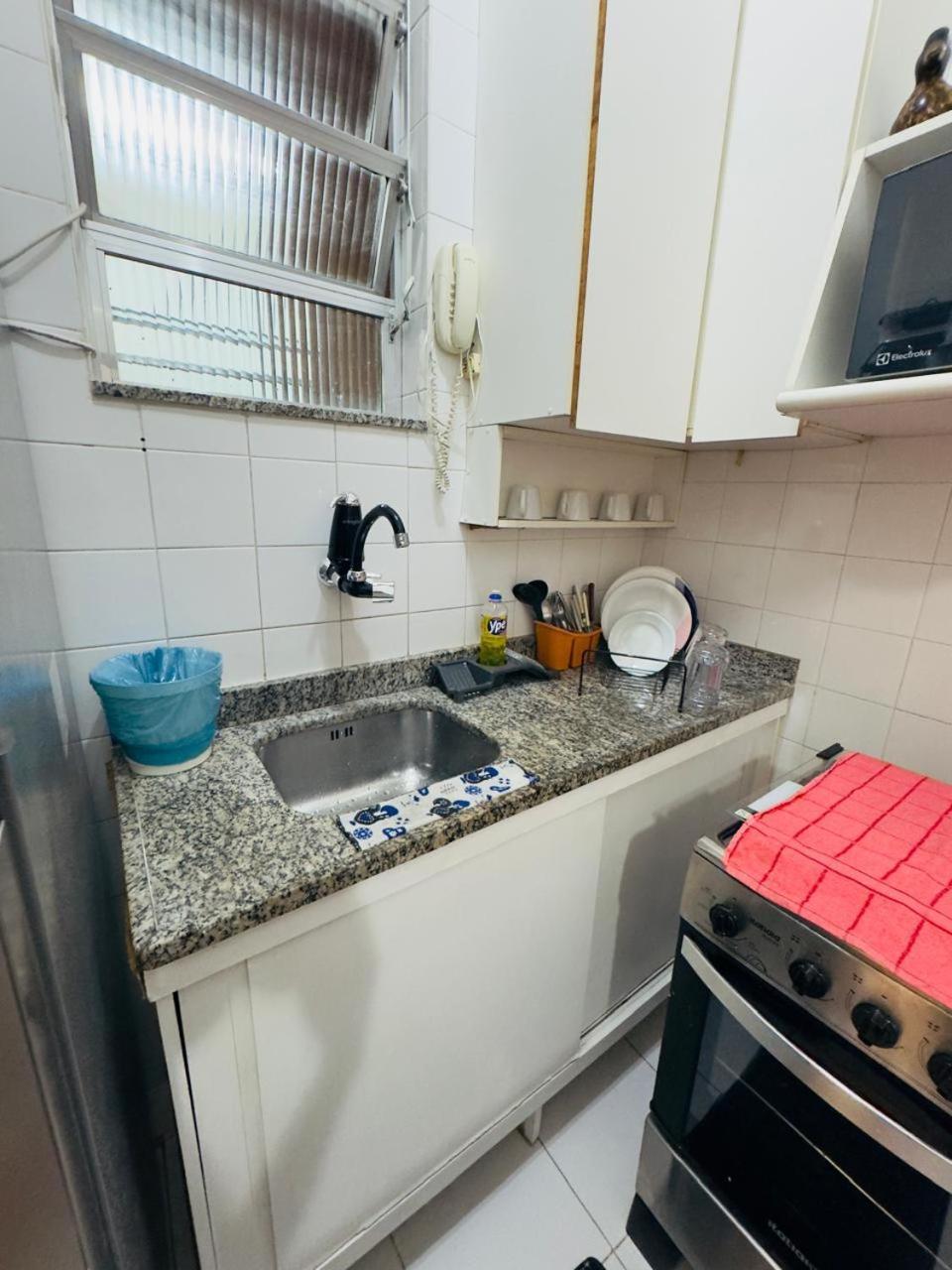 Apartamento Ap Maravilhoso E Sala Leblon Recem Reformado Ate5 Pessoas Na Ataulfo De Paiva
