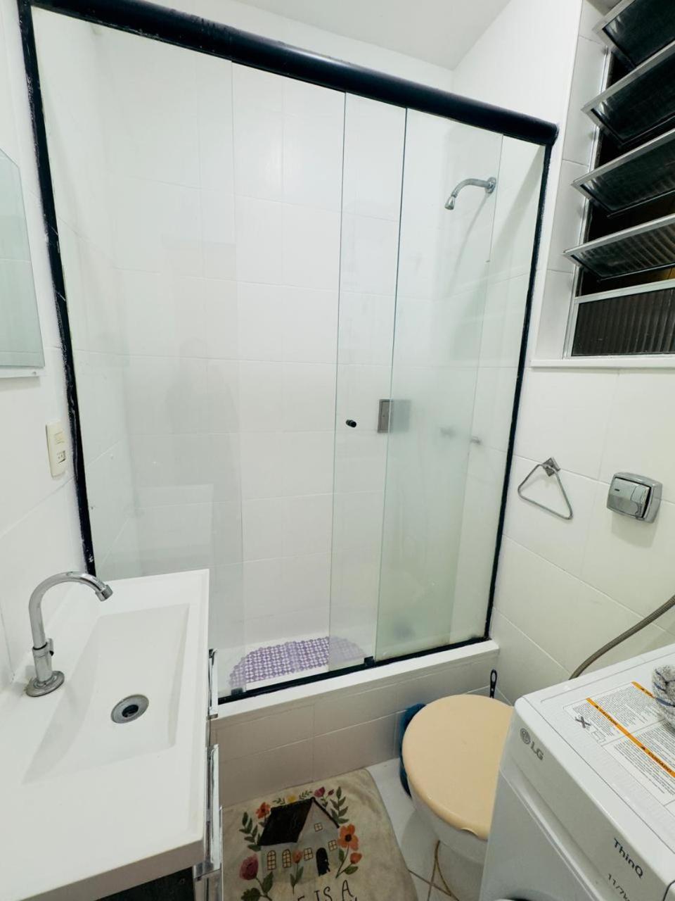 Ap Maravilhoso E Sala Leblon Recem Reformado Ate5 Pessoas Na Ataulfo De Paiva Apartamento Rio de Janeiro