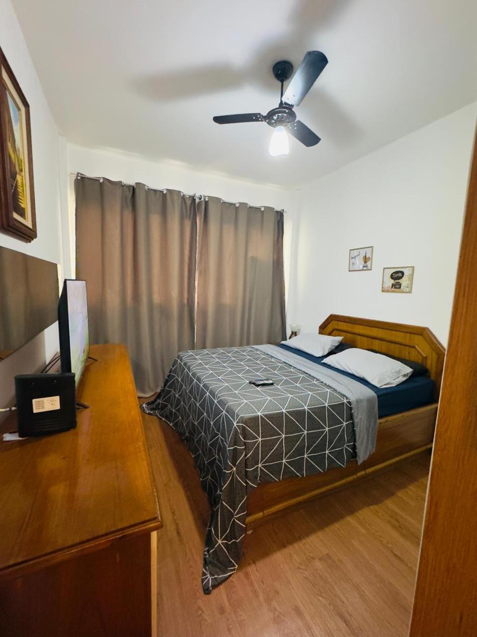 Ap Maravilhoso E Sala Leblon Recem Reformado Ate5 Pessoas Na Ataulfo De Paiva Apartamento *