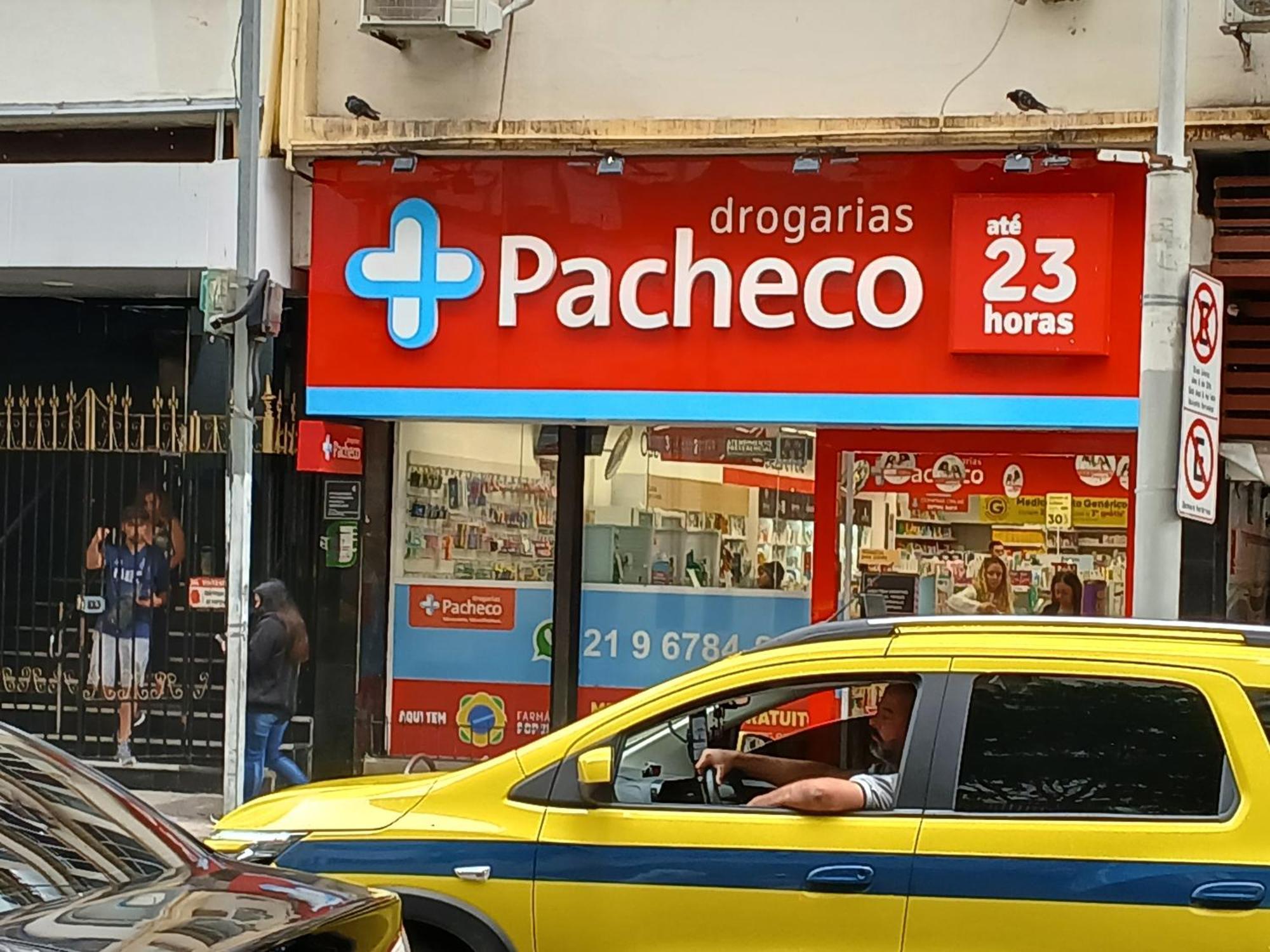 Seu Lar Em Copacabana 100m Da *