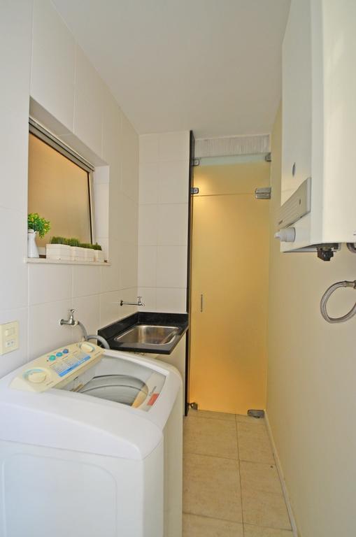Apartamento Confortavel E Seguro 2 Quartos Com Varanda No Leme