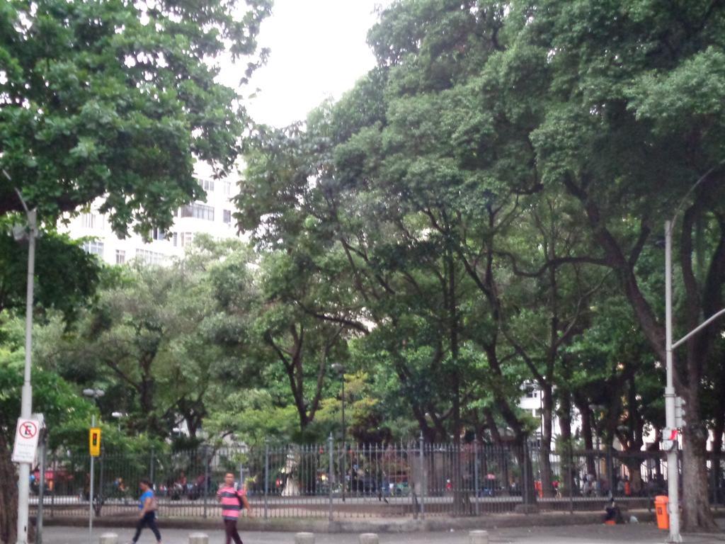 Lindo E Barato, Av Copacabana 479/301