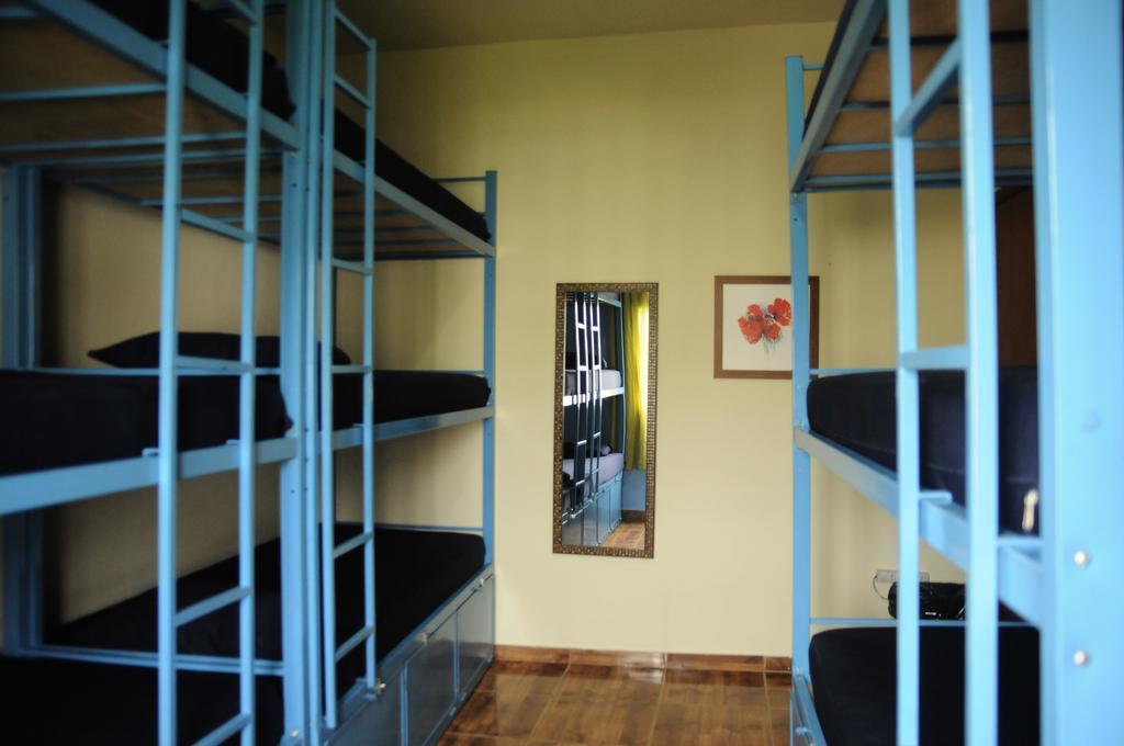 Hostel Le House