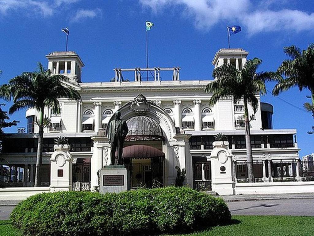 Quarto em Acomodações Particulares Na Gavea *