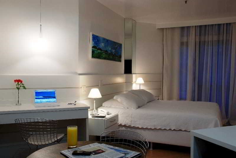 Everest Park Hotel