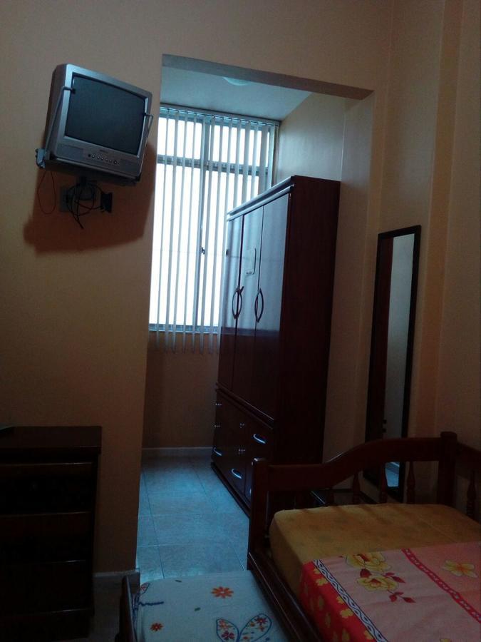 Quarto em Acomodações Particulares Amplo Apartamento Copacabana *