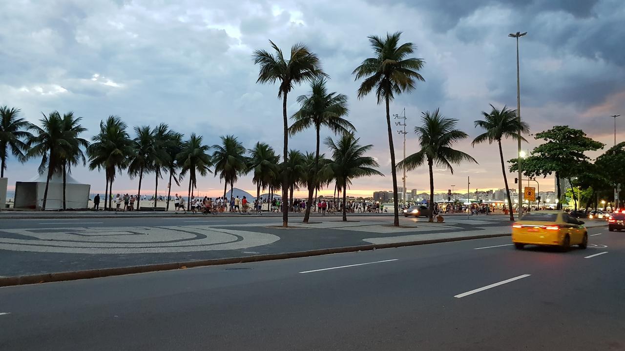 Apartamento Copacabana Vendo O Mar *