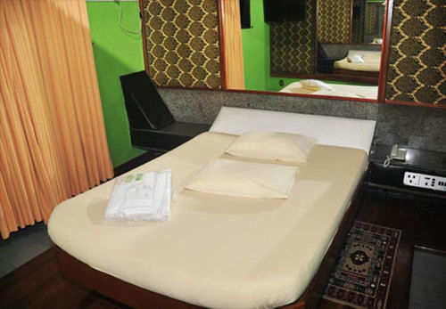 Caricia (adults Only) Love hotel