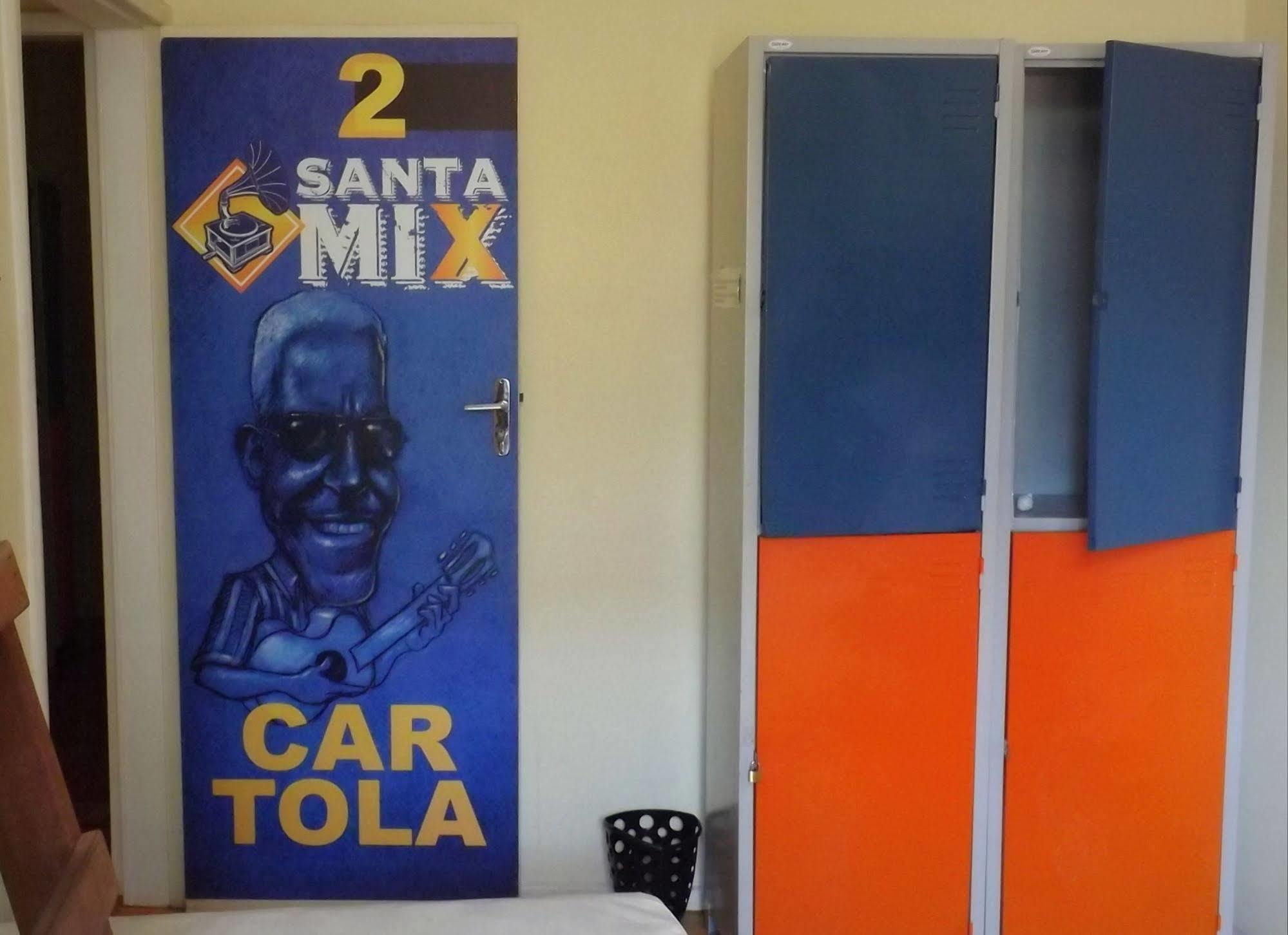 Santa Mix Hostel *