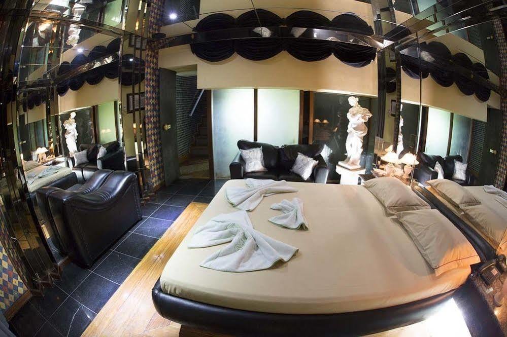 Caricia (adults Only) Love hotel 2*