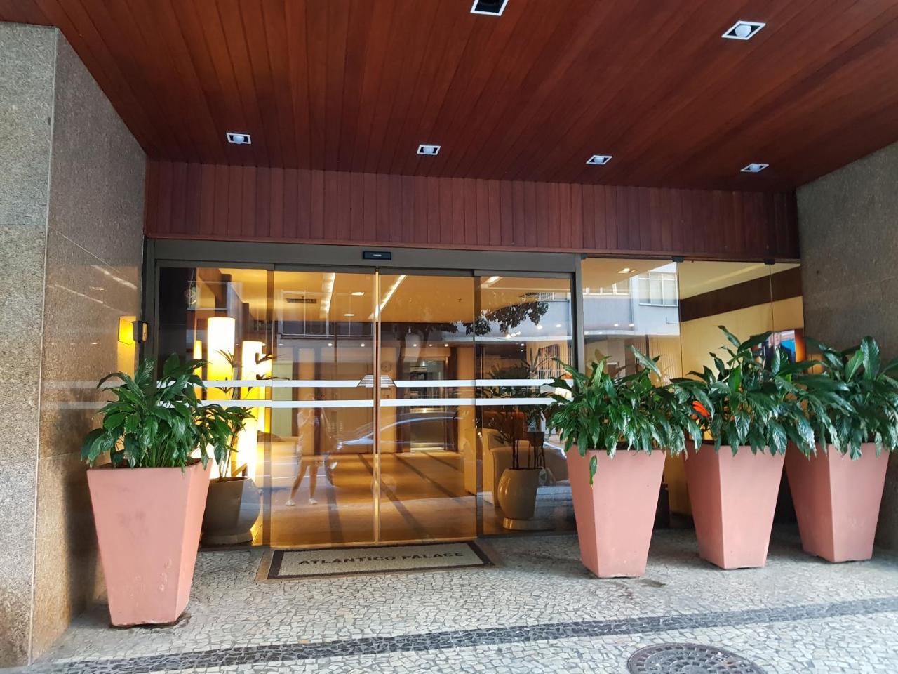 Besthostrio - Amplo Imóvel Copa Posto 6 Com Piscina E Garagem Apartamento
