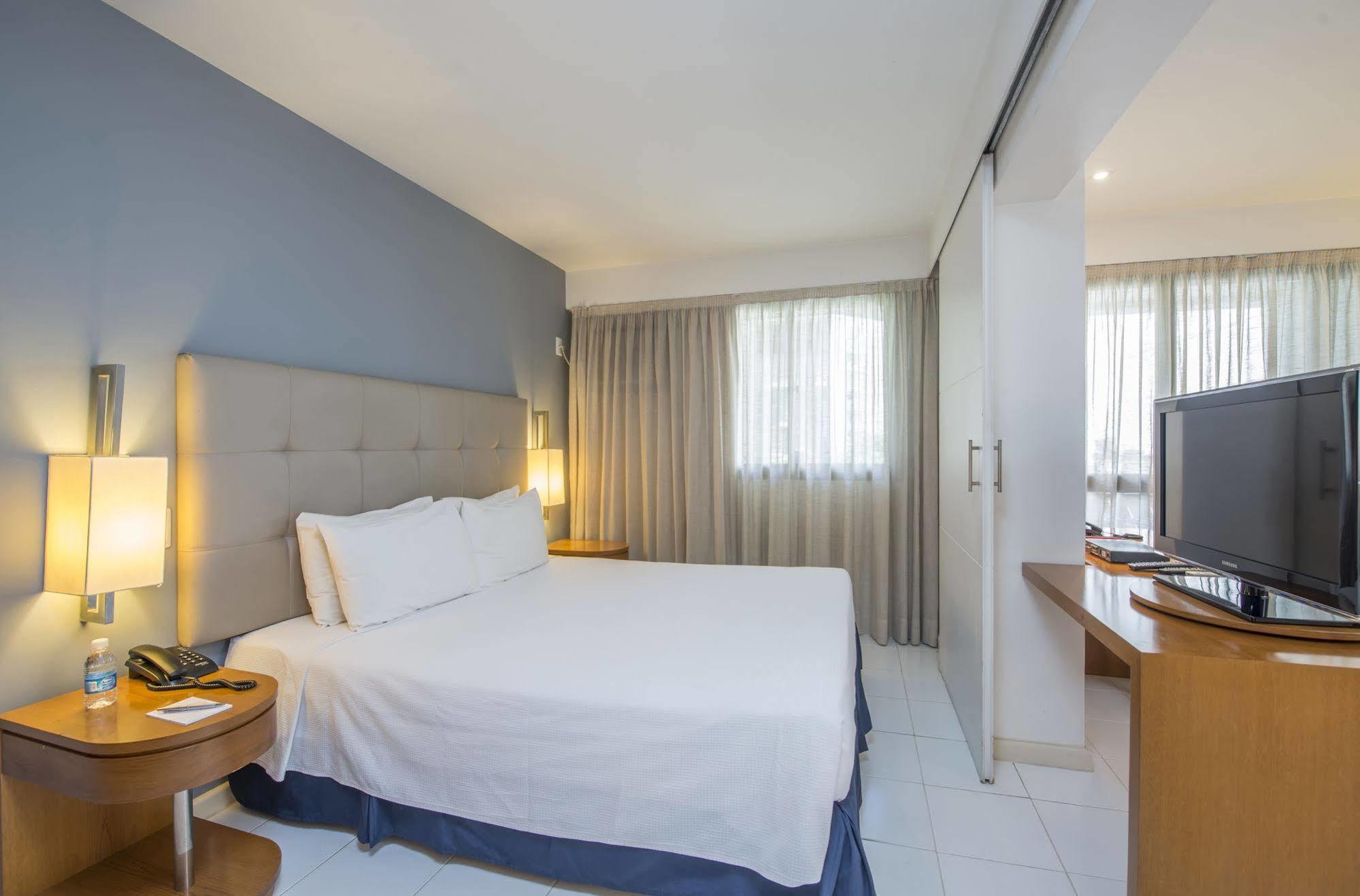 Promenade Princess Copacabana Hotel Rio de Janeiro