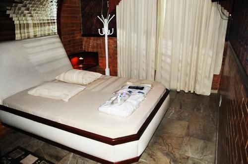 Love hotel Caricia (adults Only)