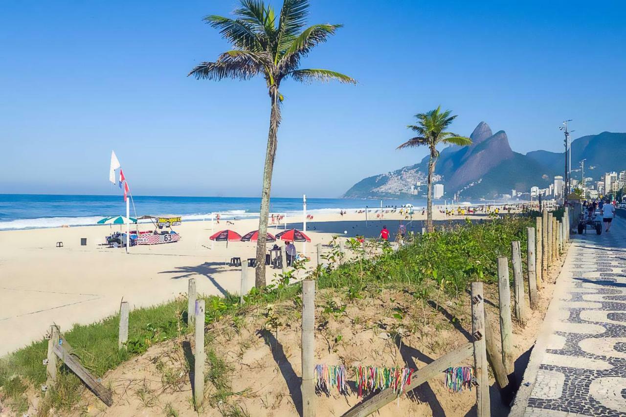 Vinicius De Moraes Ipanema *