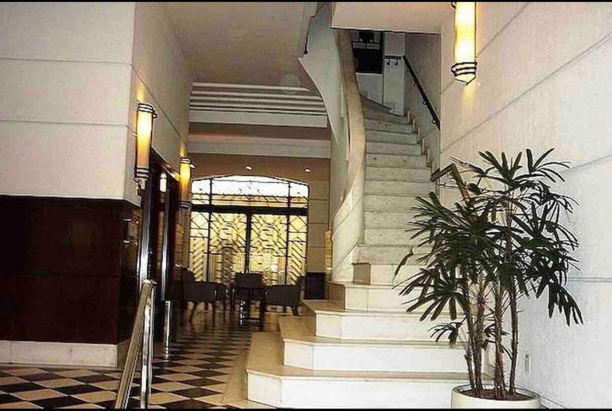 Residencial Com Serviços 45 Metros Decorado Com Sala, Suíte, Cozinha Quadra Da De Copacabana Apartamento