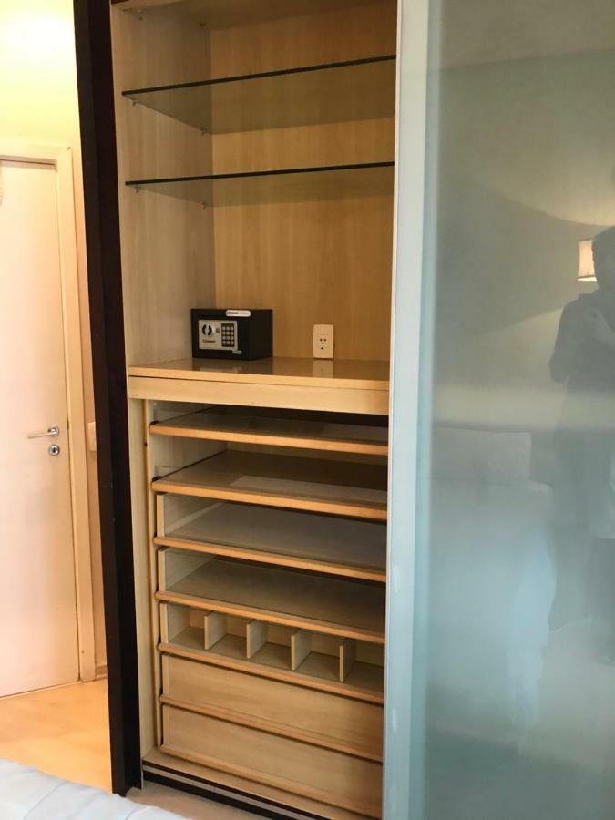 Residencial Com Serviços 45 Metros Decorado Com Sala, Suíte, Cozinha Quadra Da De Copacabana