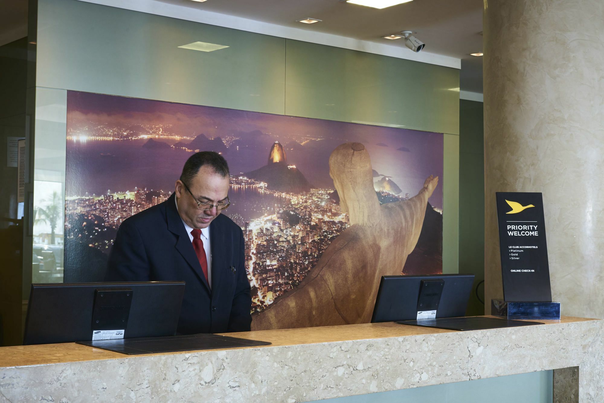 Grand Mercure Copacabana Hotel